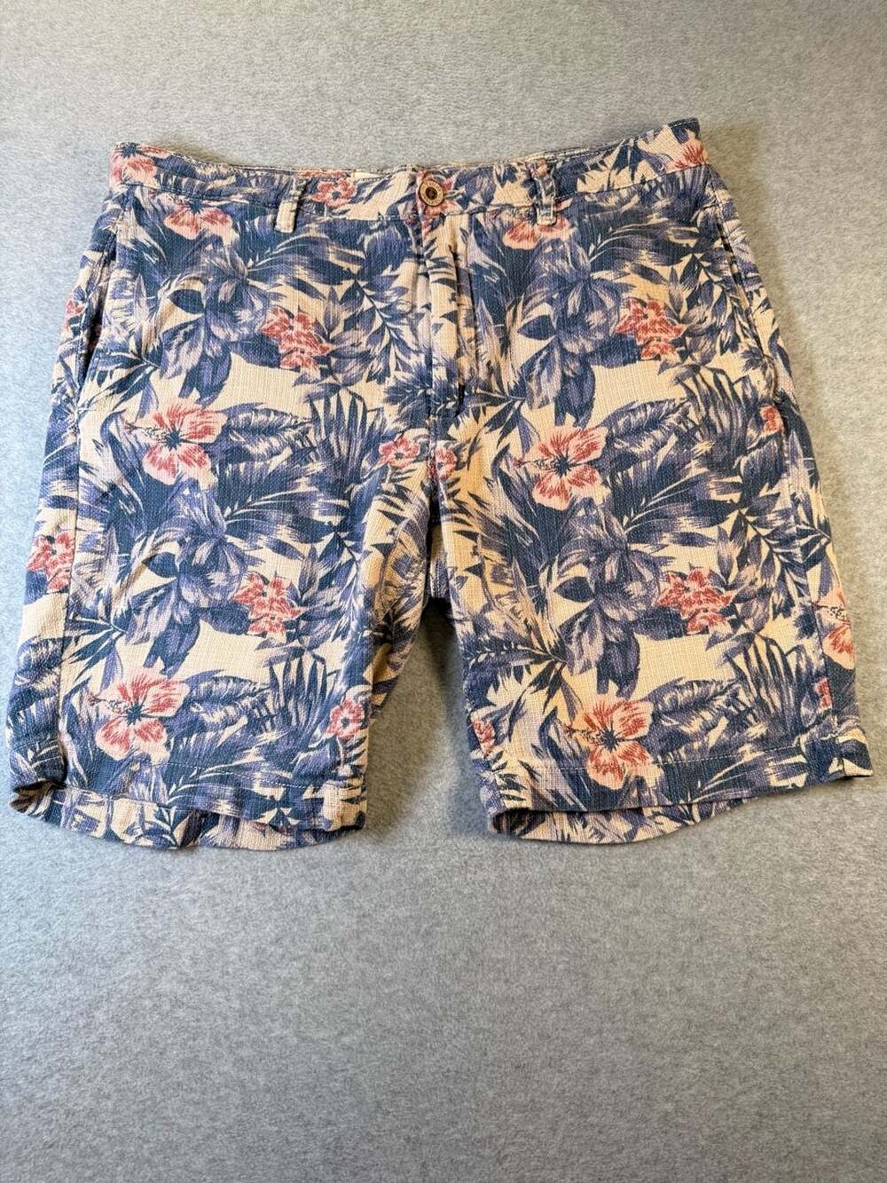 Tailor Vintage Greenwich Connecticut Originals 9”Inseam Tropical Floral Sz 34